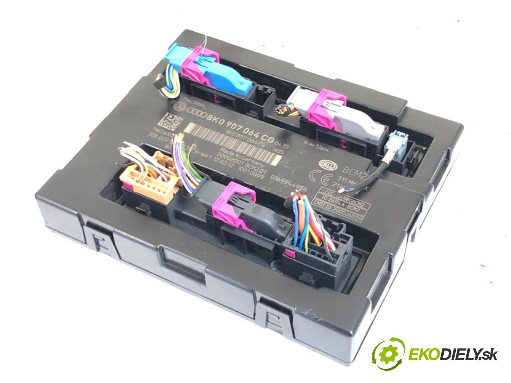 AUDI A4 B8 sedan 2012 155 kW 2.0 TFSI 1984 Modul komfortu 8K0907064CG (Modul komfortu)