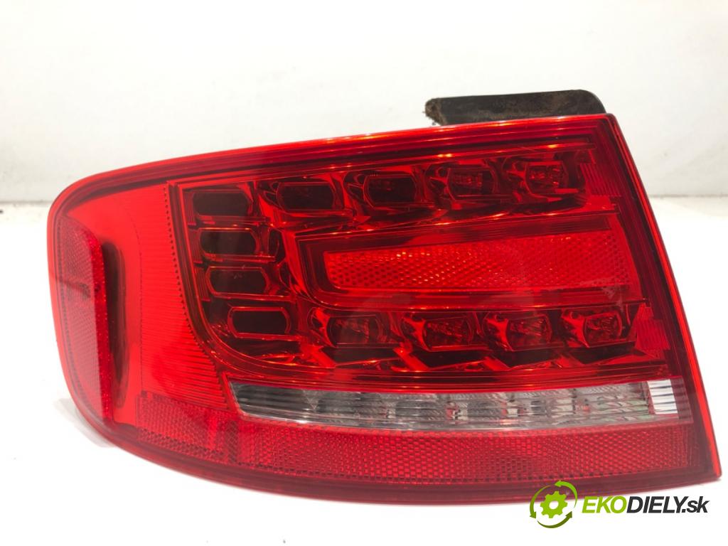AUDI A4 B8 sedan 2012 155 kW 2.0 TFSI 1984 světlo levý zadní část 