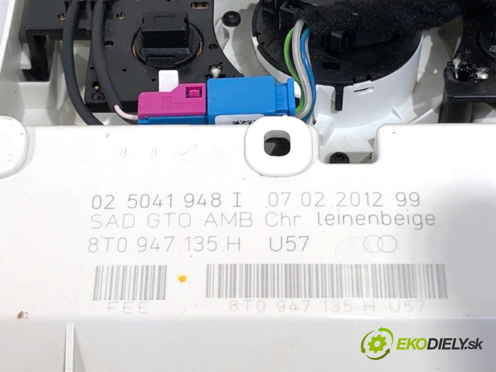 AUDI A4 B8 sedan 2012 155 kW 2.0 TFSI 1984 světlo stropní 8T0947135H