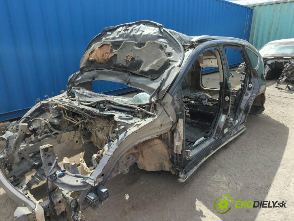 HONDA CR-V IV SUV 2015 118 kW 1.6 i-DTEC 4WD (RE6) 1597 KAROSERIA ČTVRŤÁK blatník zadní část levý pravý práh střecha PODŁUŻNICA levý pravý 