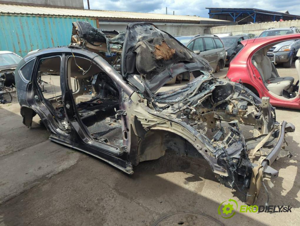 HONDA CR-V IV SUV 2015 118 kW 1.6 i-DTEC 4WD (RE6) 1597 KAROSERIA ČTVRŤÁK blatník zadní část levý pravý práh střecha PODŁUŻNICA levý pravý