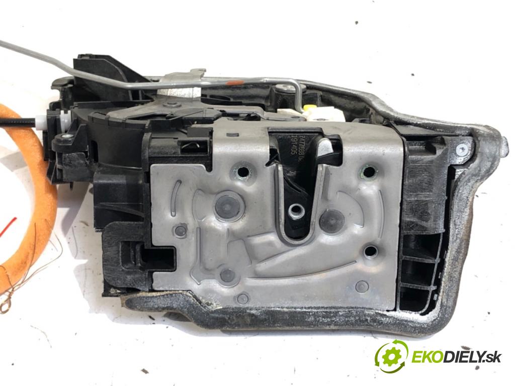 BMW G30 sedan 2019 135 kW 530 e Plug-in-Hybrid 1998 zámok dveře pravý přední část 