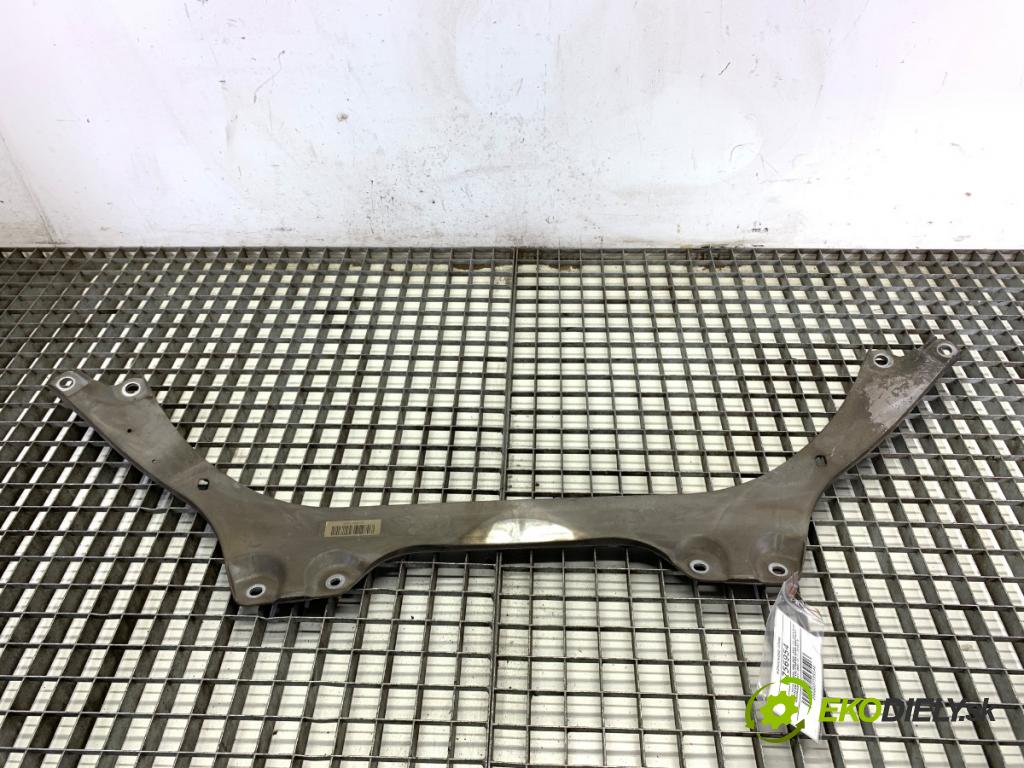 BMW G30 sedan 2019 135 kW 530 e Plug-in-Hybrid 1998 výztuha horní 7362724 (Výztuha)