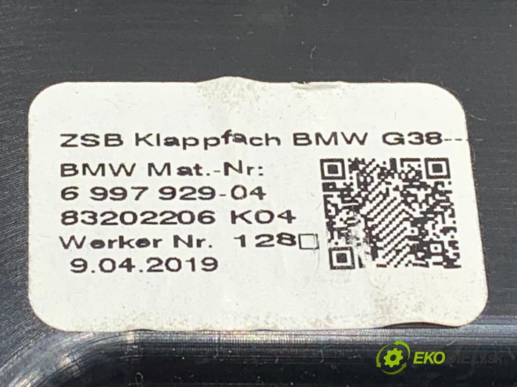 BMW G30 sedan 2019 135 kW 530 e Plug-in-Hybrid 1998 Priehradka, kastlík volantu 6997929