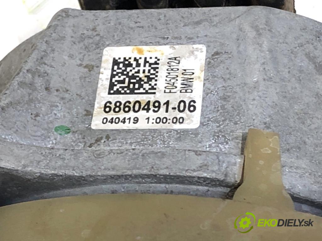 BMW G30 sedan 2019 135 kW 530 e Plug-in-Hybrid 1998 AirBag motora levý 6860491