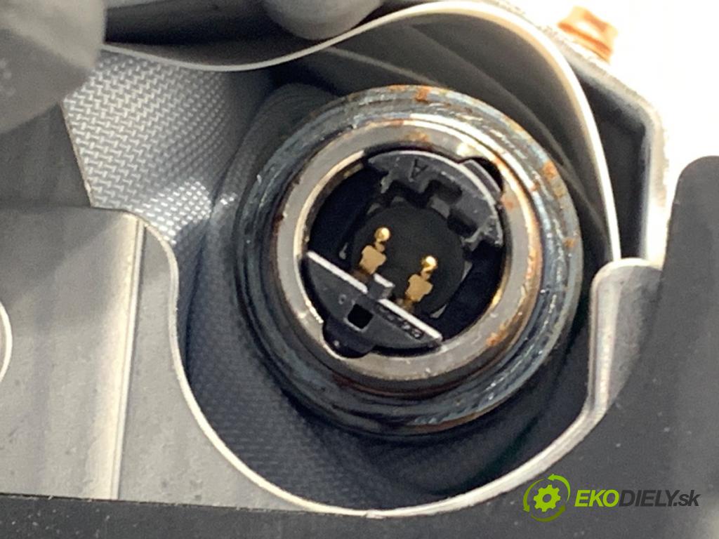 BMW G30 sedan 2019 135 kW 530 e Plug-in-Hybrid 1998 AirBag koleno: 6820575
