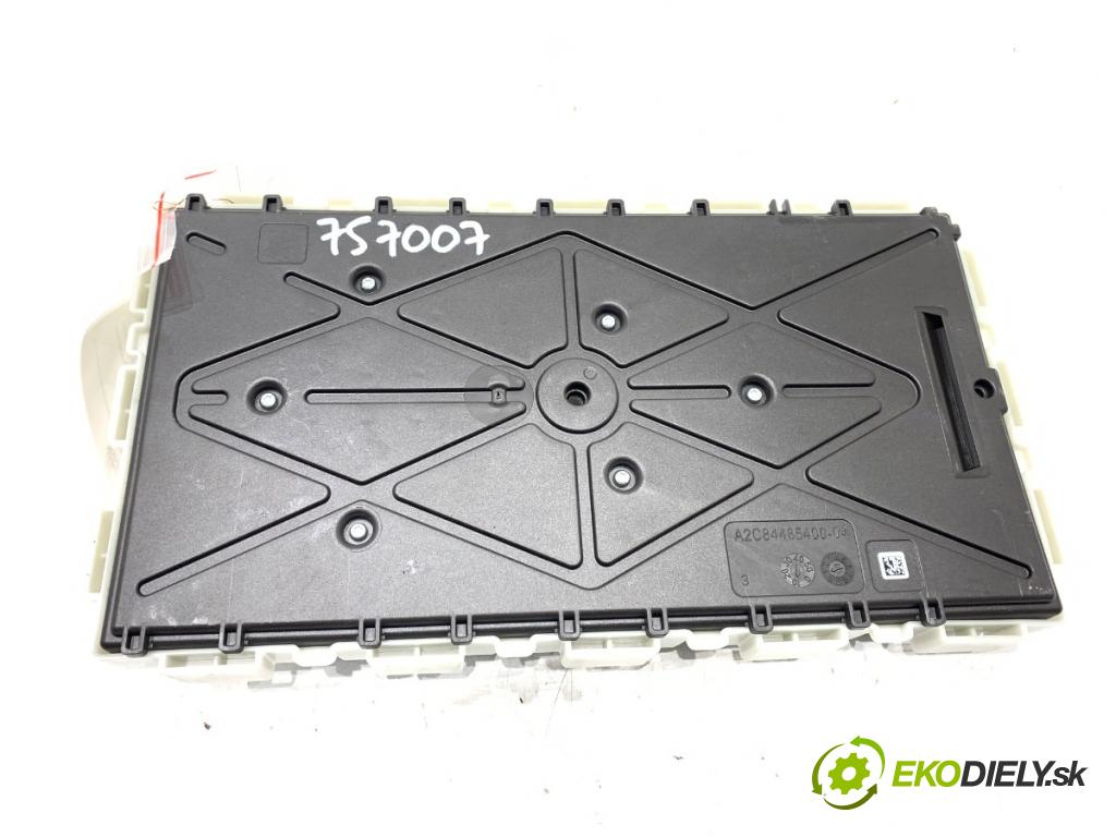 BMW G30 sedan 2019 135 kW 530 e Plug-in-Hybrid 1998 modul BSI 8725618 (Pojistková skříňka)