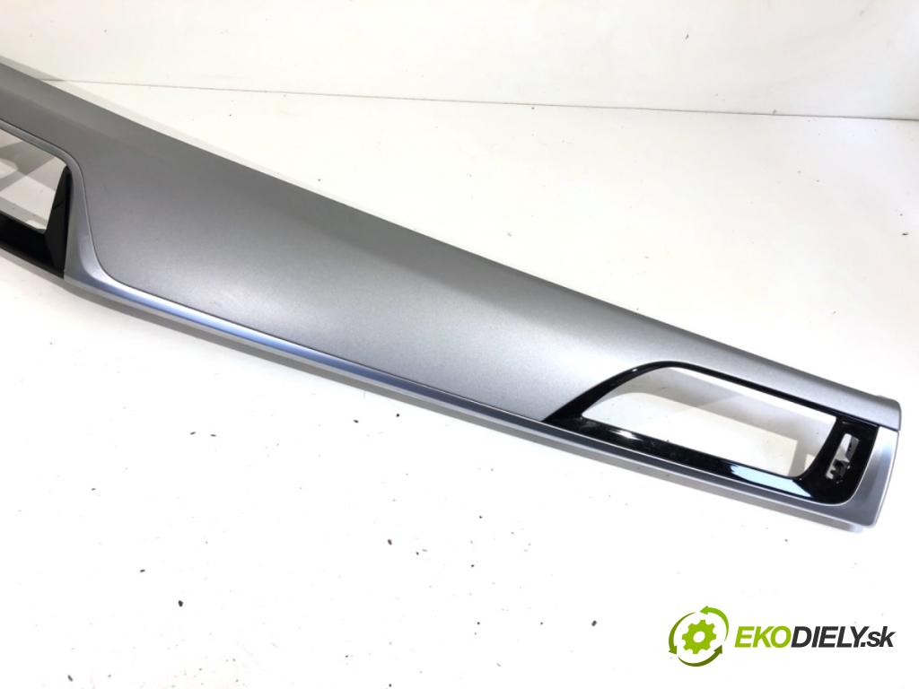 BMW G30 sedan 2019 135 kW 530 e Plug-in-Hybrid 1998 lišty kryt 9370804 (Lišta)