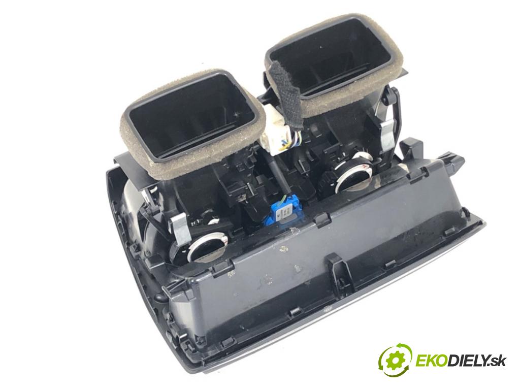 BMW G30 sedan 2019 135 kW 530 e Plug-in-Hybrid 1998 mří topení zadní část 9357865