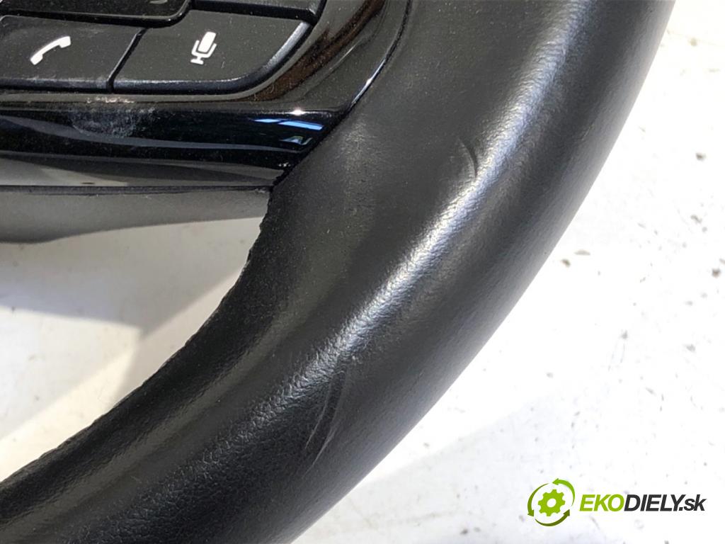 BMW G30 sedan 2019 135 kW 530 e Plug-in-Hybrid 1998 volant komplet