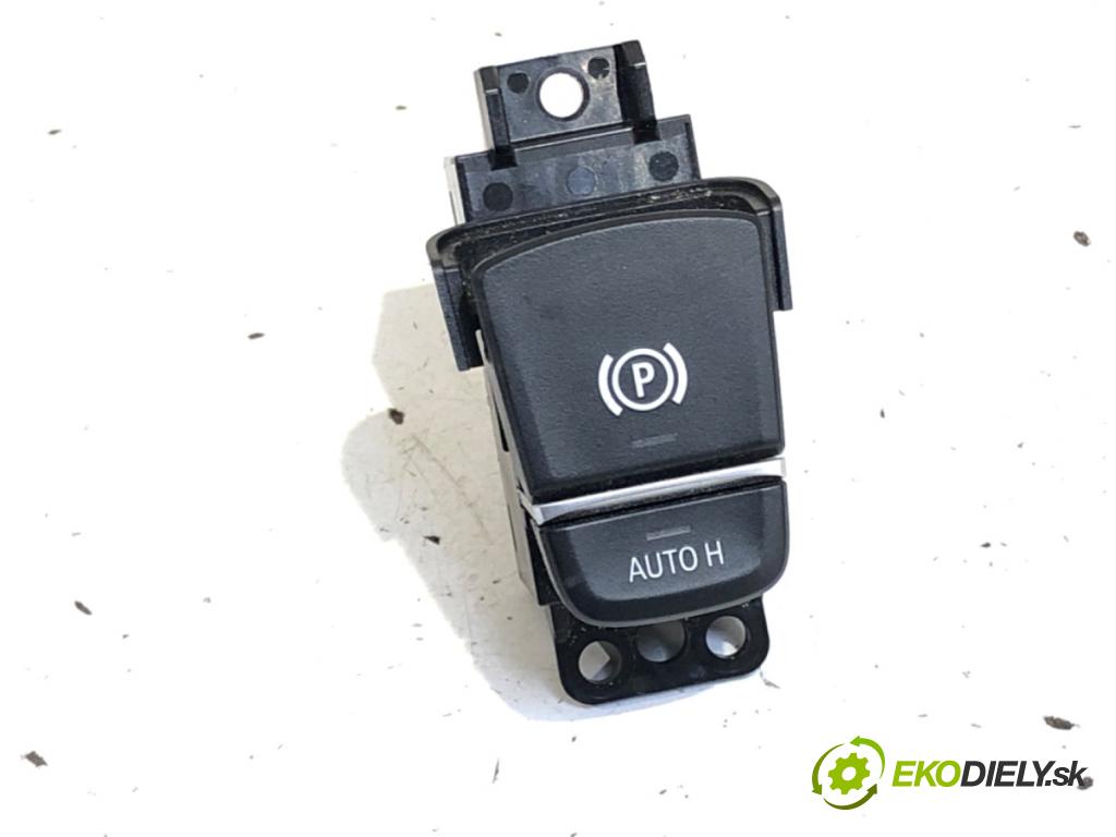 BMW G30 sedan 2019 135 kW 530 e Plug-in-Hybrid 1998 Prepínač brzdy ručnej brzdy 9109311 (Prepínacie páčky pod volantom)