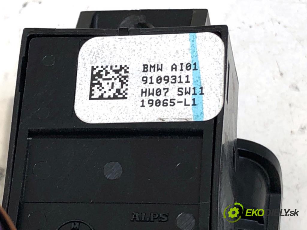 BMW G30 sedan 2019 135 kW 530 e Plug-in-Hybrid 1998 Prepínač brzdy ručnej brzdy 9109311 (Prepínacie páčky pod volantom)