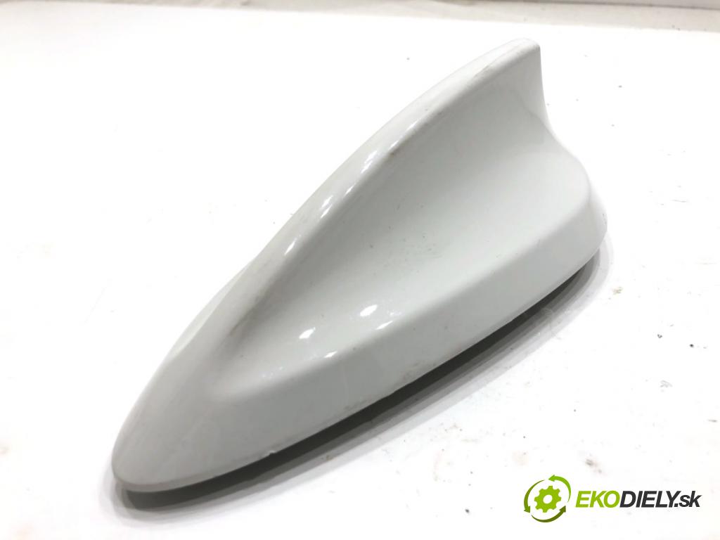 BMW G30 sedan 2019 135 kW 530 e Plug-in-Hybrid 1998 ANTENA 9364616