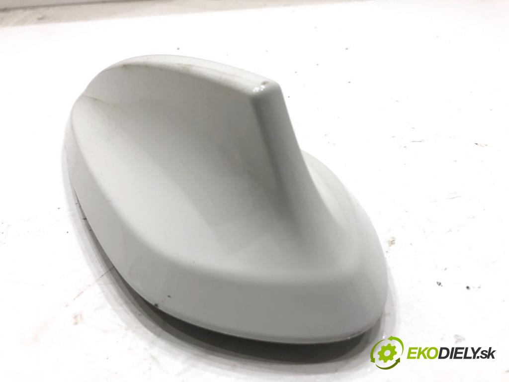 BMW G30 sedan 2019 135 kW 530 e Plug-in-Hybrid 1998 ANTENA 9364616