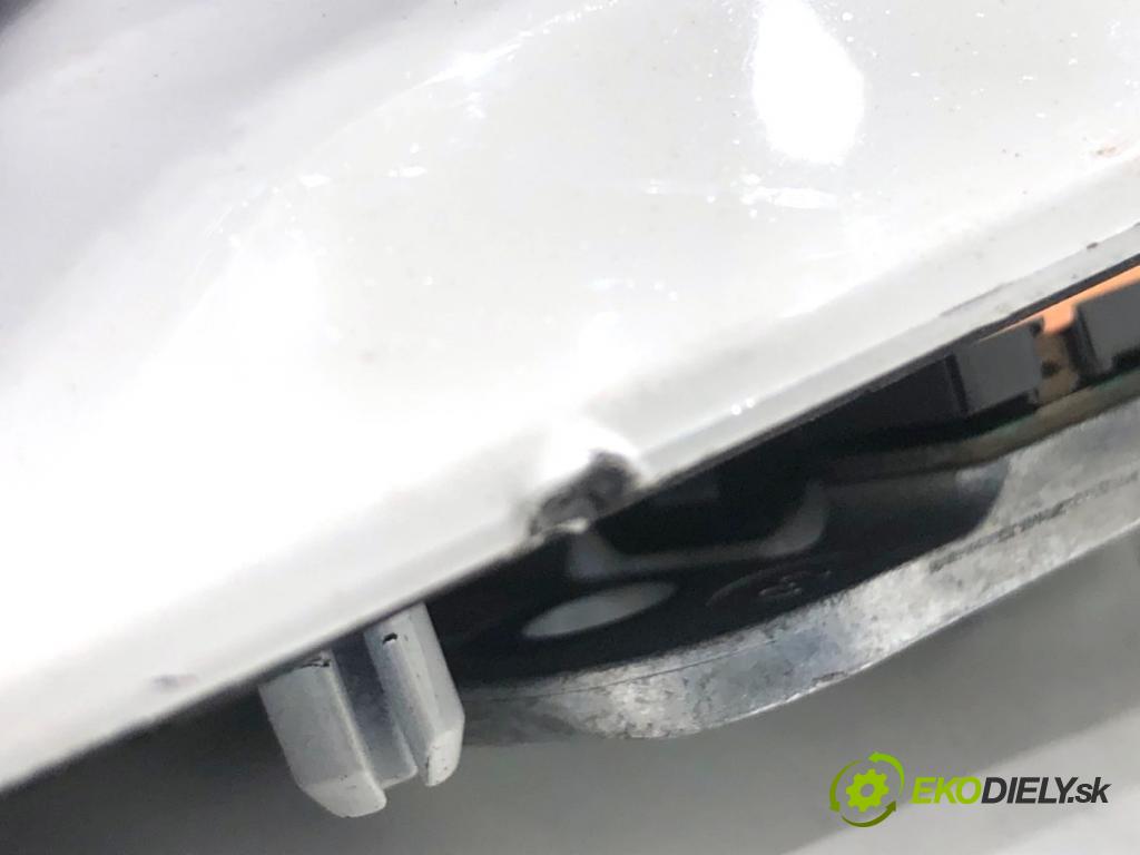 BMW G30 sedan 2019 135 kW 530 e Plug-in-Hybrid 1998 ANTENA 9364616