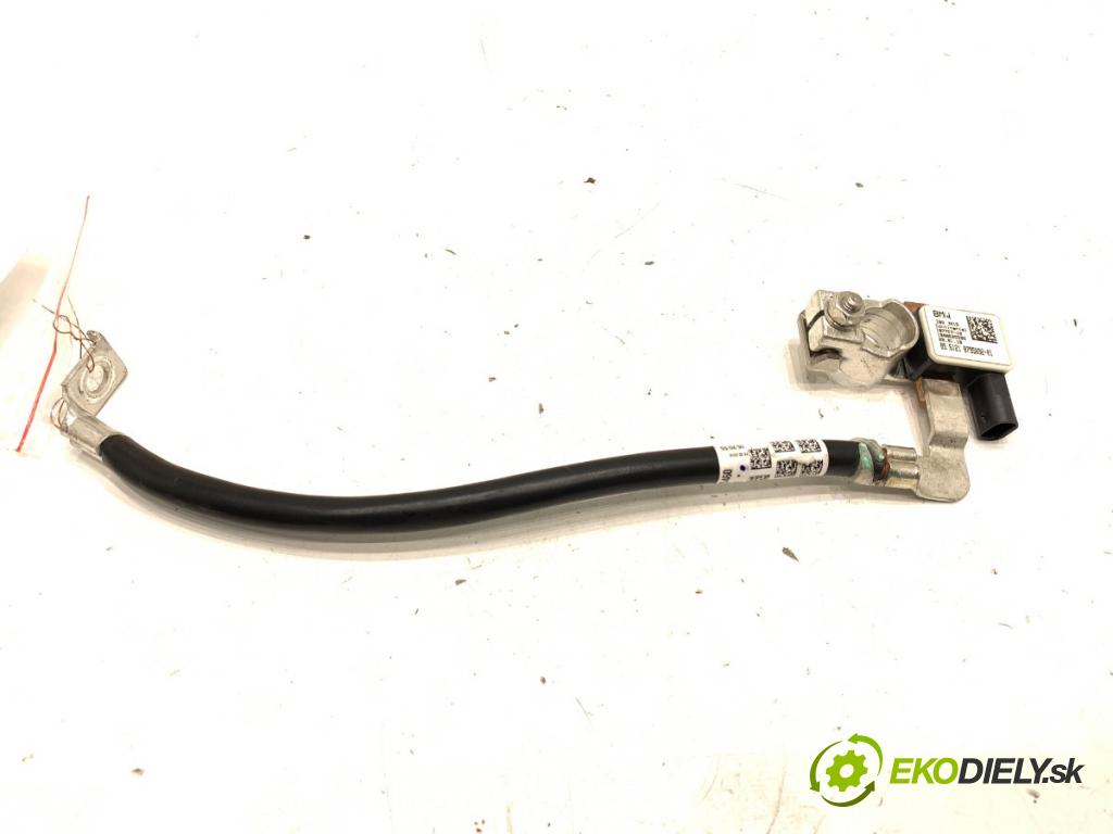 BMW G30 sedan 2019 135 kW 530 e Plug-in-Hybrid 1998 svorka MINUS 8795892