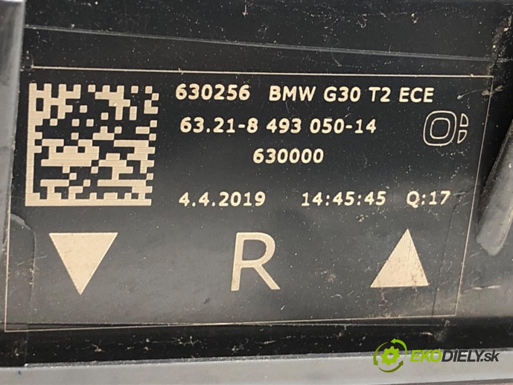 BMW G30 sedan 2019 135 kW 530 e Plug-in-Hybrid 1998 světlo pravý zadní část vnitřní 8493050
