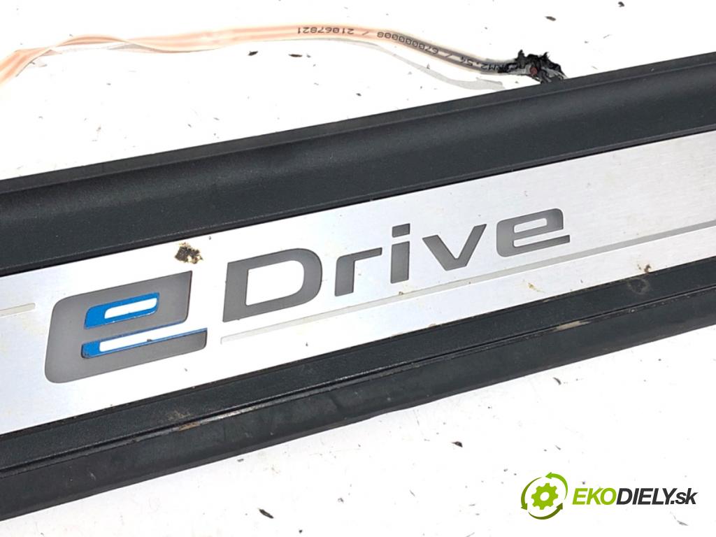 BMW G30 sedan 2019 135 kW 530 e Plug-in-Hybrid 1998 lišta prahu OSVĚTLENO: 7405772