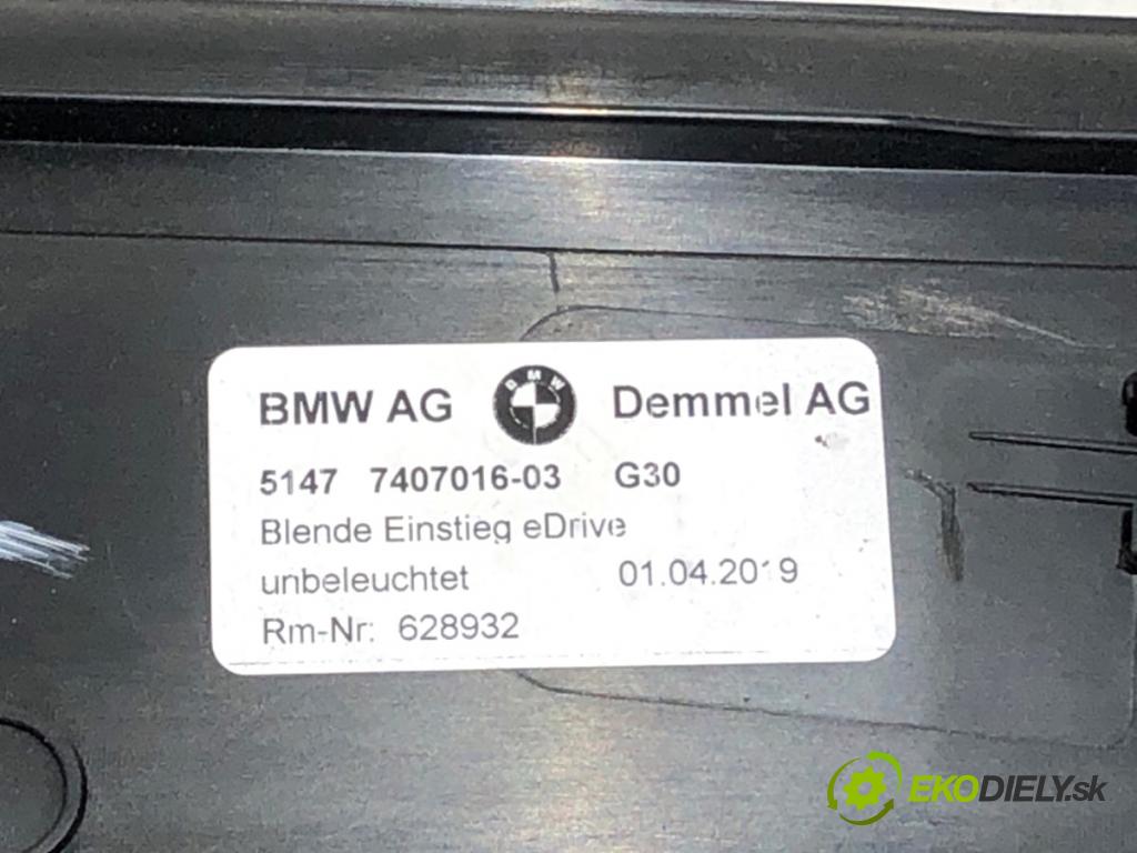 BMW G30 sedan 2019 135 kW 530 e Plug-in-Hybrid 1998 lišta prahu 7407016