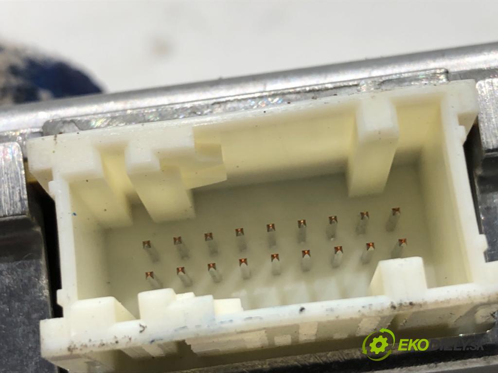 BMW G30 sedan 2019 135 kW 530 e Plug-in-Hybrid 1998 Modul Riadiaca jednotka KAMERY 9891592