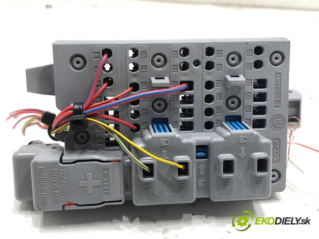 BMW G30 sedan 2019 135 kW 530 e Plug-in-Hybrid 1998 skříňka poistková 9350314 (Pojistková skříňka)