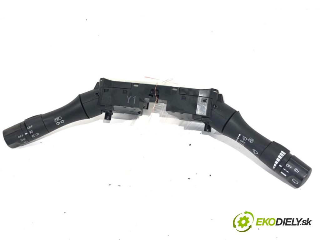 NISSAN JUKE F15 SUV 2011 86 kW 1.6 1598 Prepínač kombinovaný  (Prepínacie páčky pod volantom)