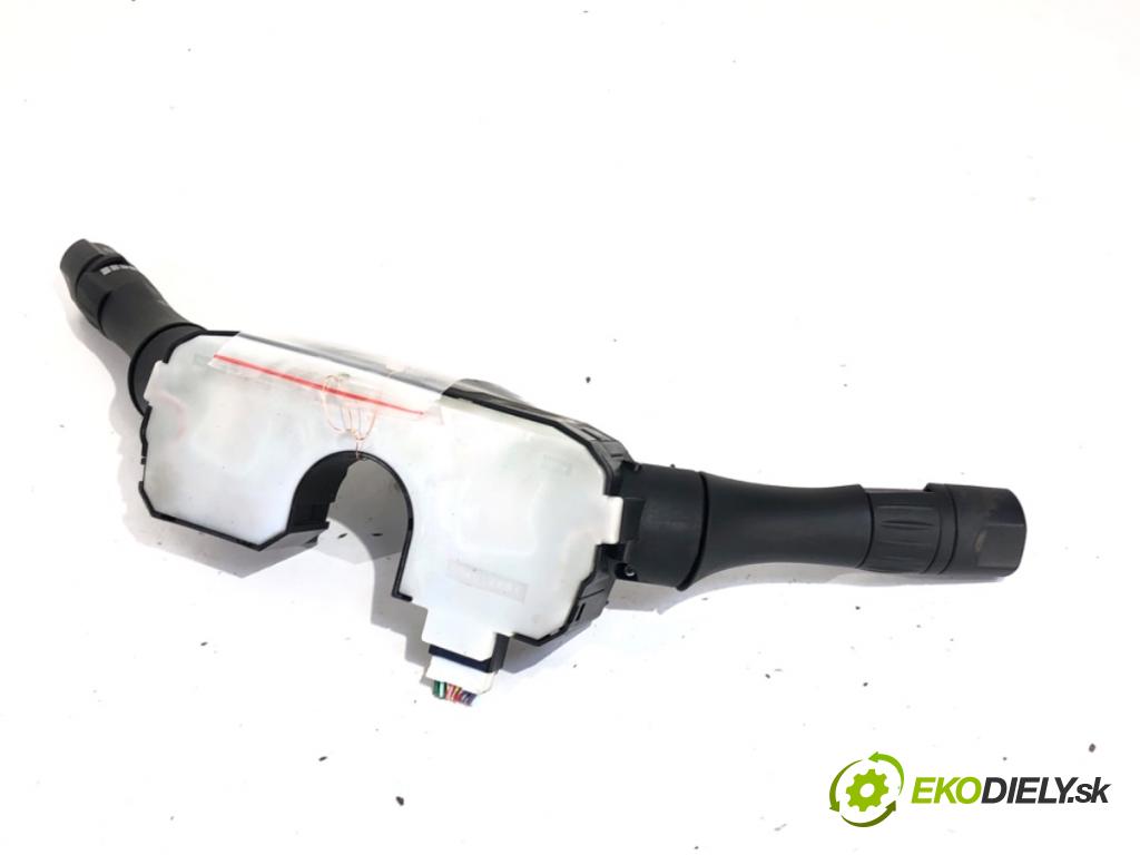 NISSAN JUKE F15 SUV 2011 86 kW 1.6 1598 Prepínač kombinovaný  (Prepínacie páčky pod volantom)