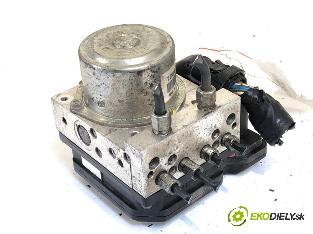 NISSAN JUKE F15 SUV 2011 86 kW 1.6 1598 Pumpa ABS TD8405 (Pumpa ABS)