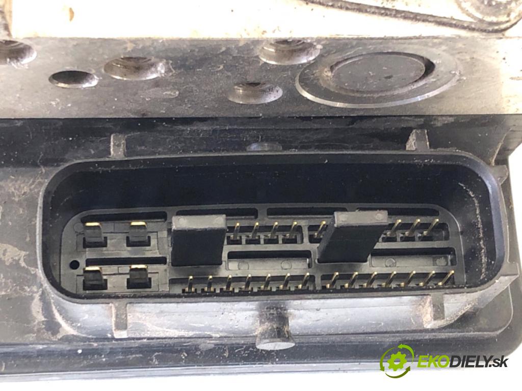 NISSAN JUKE F15 SUV 2011 86 kW 1.6 1598 Pumpa ABS TD8405 (Pumpa ABS)