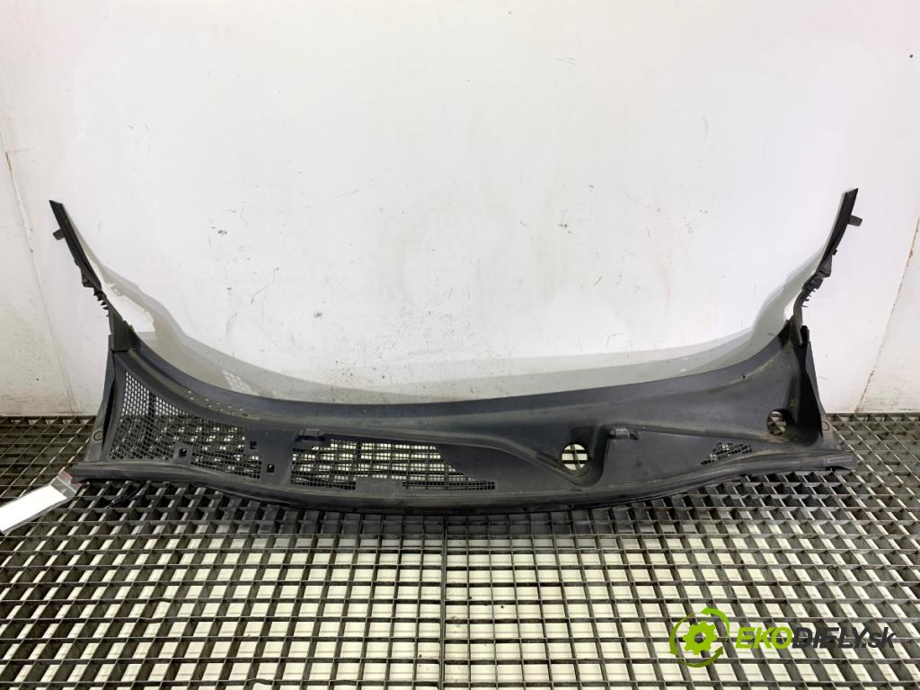 NISSAN JUKE F15 SUV 2011 86 kW 1.6 1598 Torpédo, plast pod čelné okno 66862-1KA0A (Torpédo (plast pod čelným sklom))