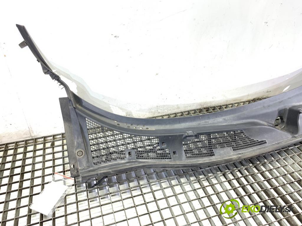 NISSAN JUKE F15 SUV 2011 86 kW 1.6 1598 Torpédo, plast pod čelné okno 66862-1KA0A (Torpédo (plast pod čelným sklom))