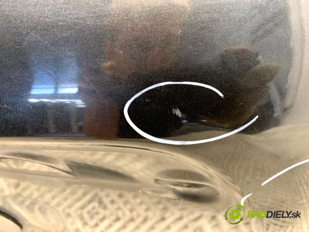 NISSAN JUKE F15 SUV 2011 86 kW 1.6 1598 kapota zadní část