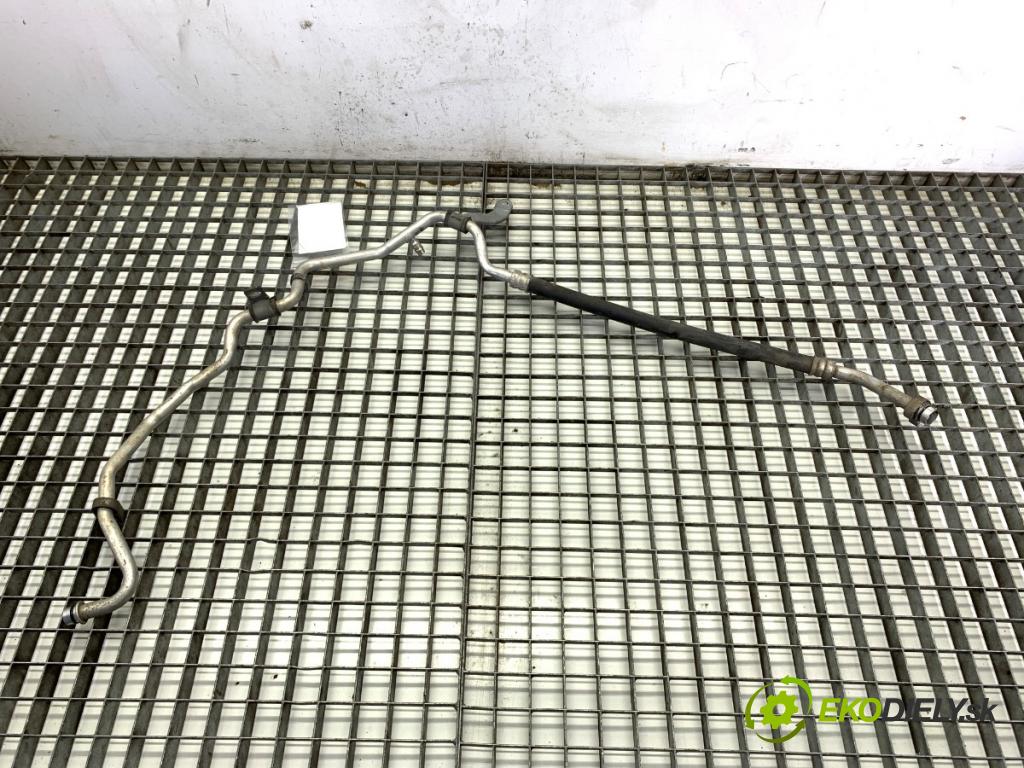 NISSAN JUKE F15 SUV 2011 86 kW 1.6 1598 rúrka klimatizácie  (Rúrka klimatizácie)