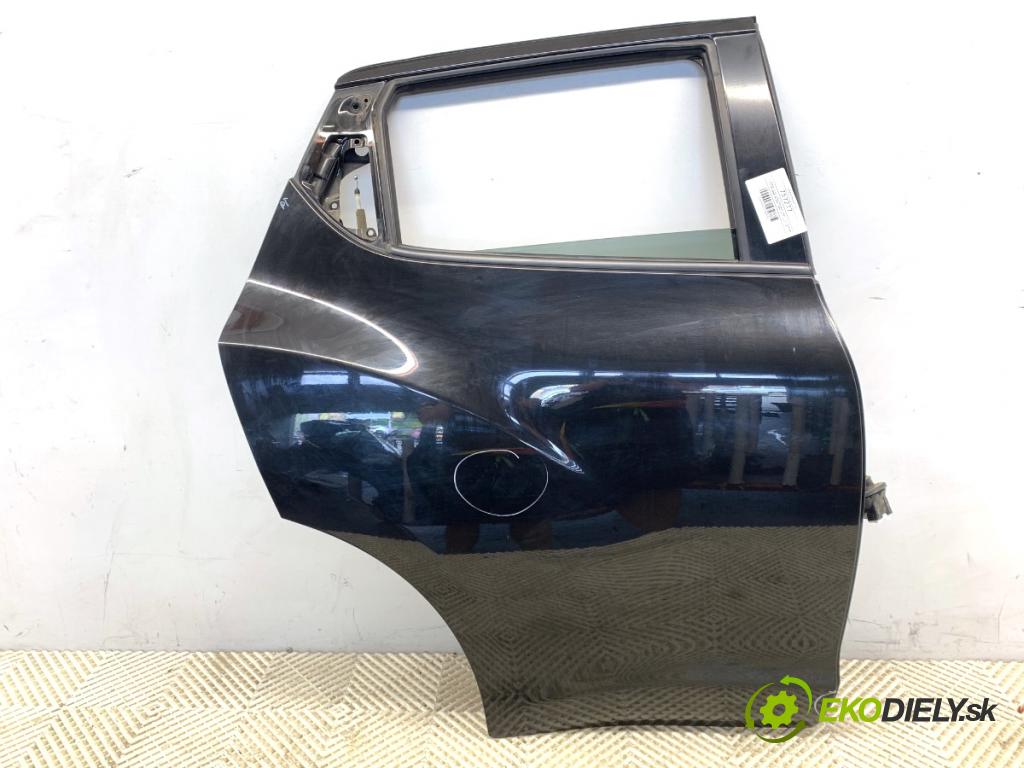 NISSAN JUKE F15 SUV 2011 86 kW 1.6 1598 dveře pravý zadní část 