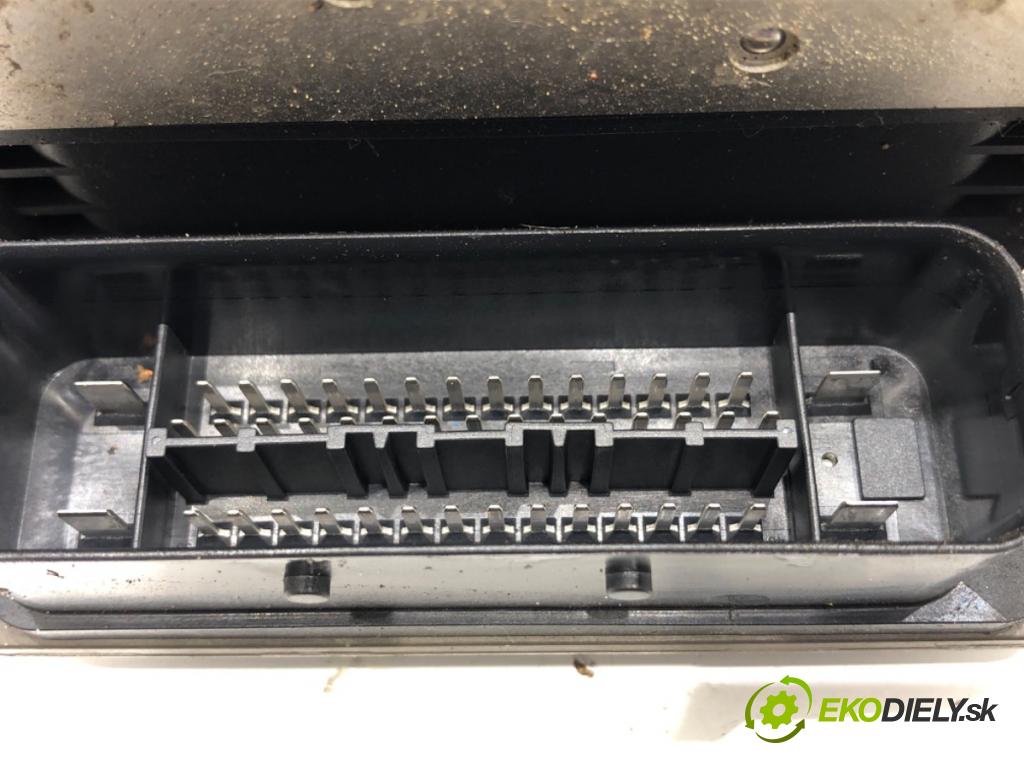 BMW E60 sedan 2008 200 kW 530 i 2996 Pumpa ABS 6783360 (Pumpa ABS)