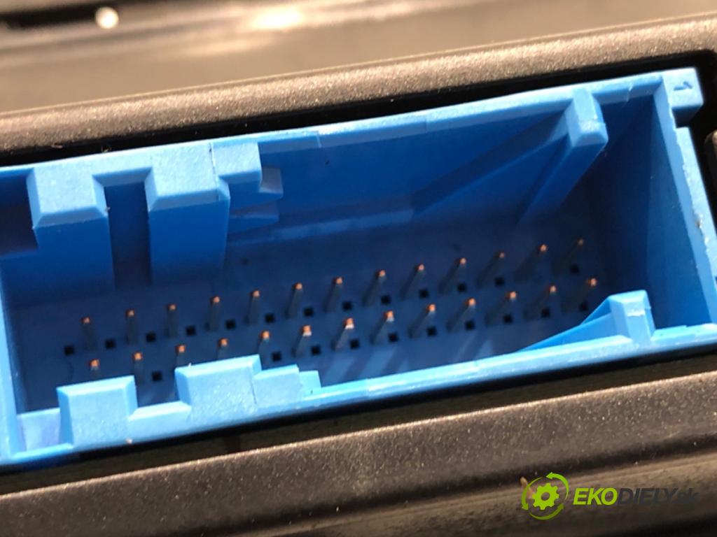 BMW E60 sedan 2008 200 kW 530 i 2996 Panel ovládania kúrenia 9177717 (Prepínacie páčky pod volantom)