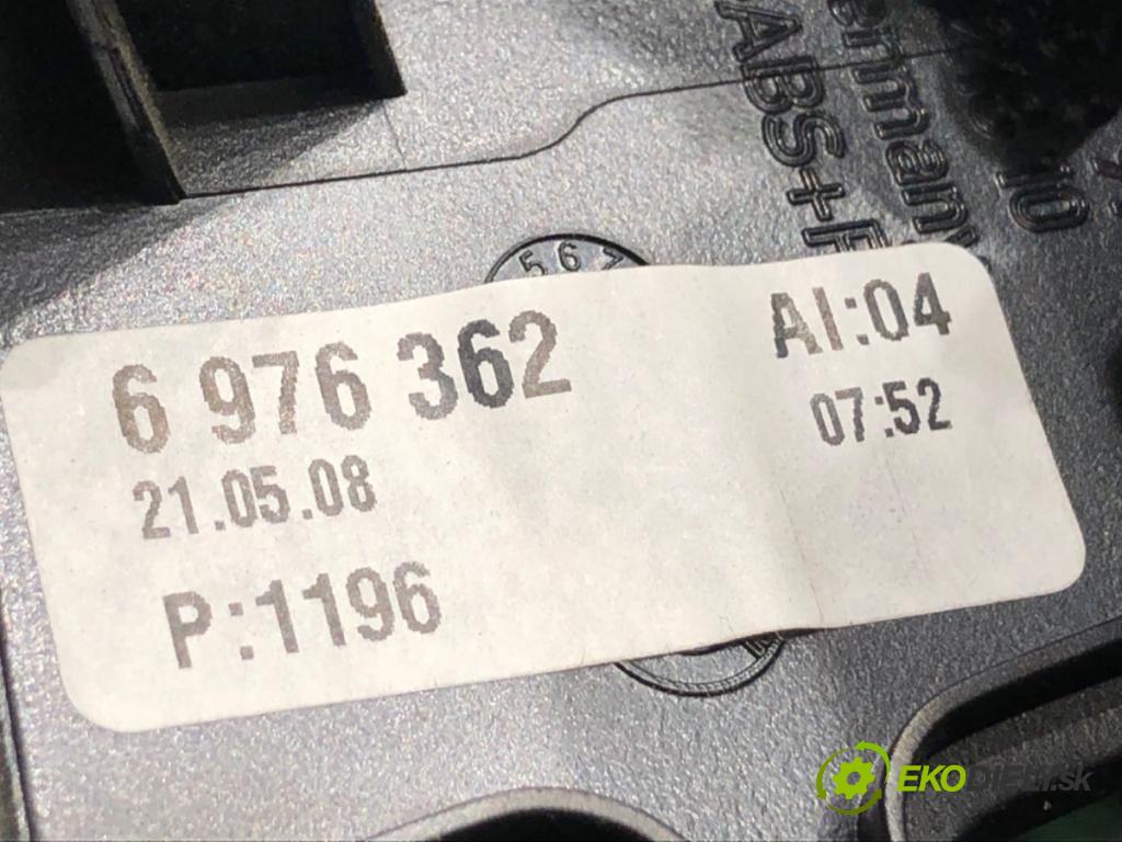 BMW E60 sedan 2008 200 kW 530 i 2996 Panel ovládania kúrenia 9177717 (Prepínacie páčky pod volantom)