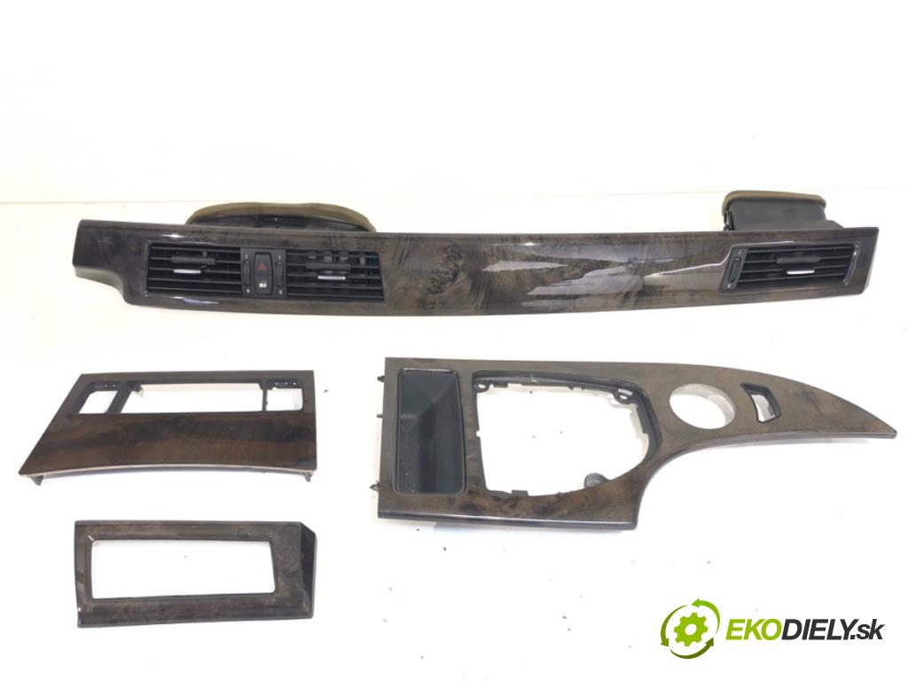 BMW E60 sedan 2008 200 kW 530 i 2996 lišty kryt 9167766 9170198 (Lišta)
