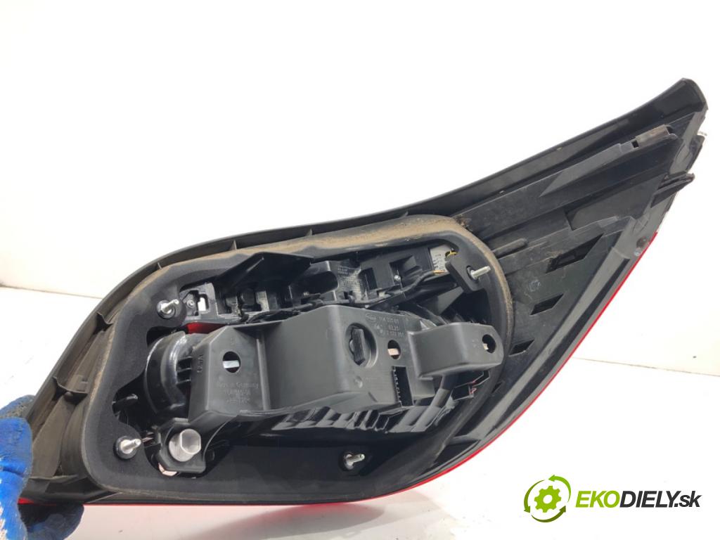 BMW E60 sedan 2008 200 kW 530 i 2996 světlo levý zadní část 7177701