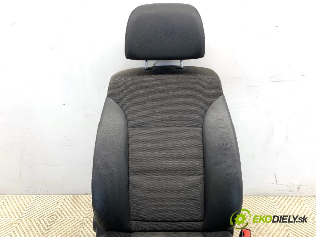 BMW E60 sedan 2008 200 kW 530 i 2996 Sedadlo pravy predný