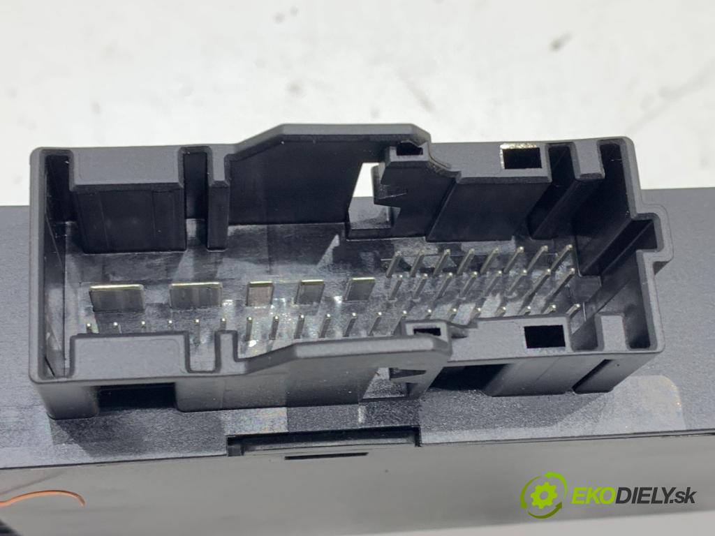 BMW E60 sedan 2008 200 kW 530 i 2996 Modul komfortu 9147216 (Modul komfortu)