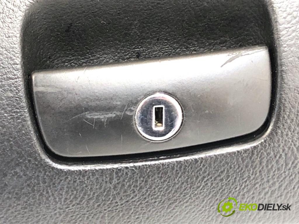 VW PASSAT B5 FL sedan 2002 96 kW 1.9 TDI 1896 Priehradka, kastlík spolujazdca 3B1857101 (Priehradka (kastlík))