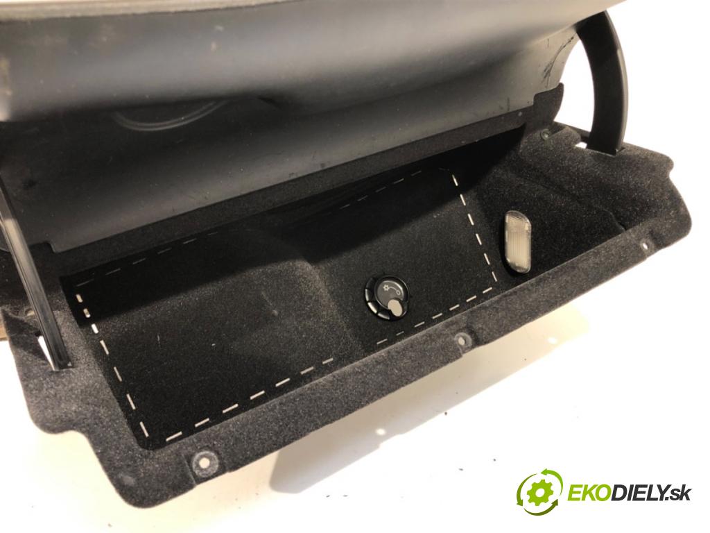 VW PASSAT B5 FL sedan 2002 96 kW 1.9 TDI 1896 Priehradka, kastlík spolujazdca 3B1857101 (Priehradka (kastlík))