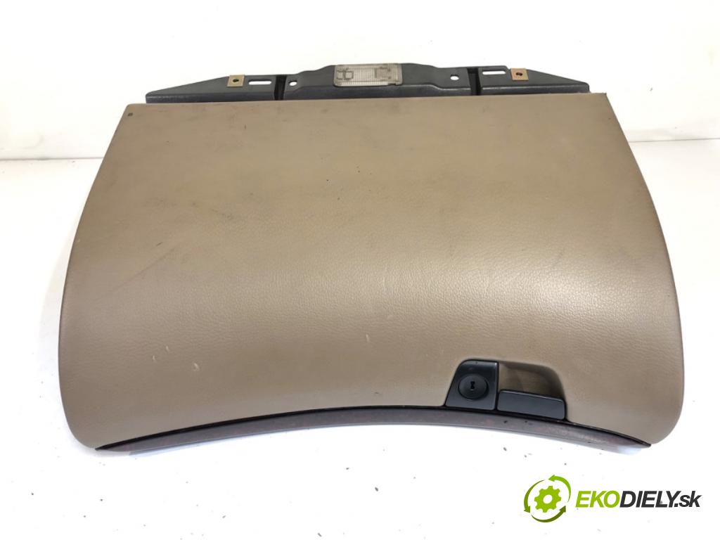 VOLVO S60 I sedan 2001 125 kW 2.4 2435 přihrádka kastlík spolujezdce 8650374 (Přihrádka (kastlík))
