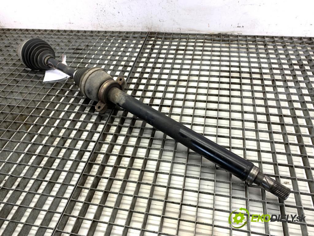 VOLVO S60 I sedan 2001 125 kW 2.4 2435 Poloos pravy predný P8689214