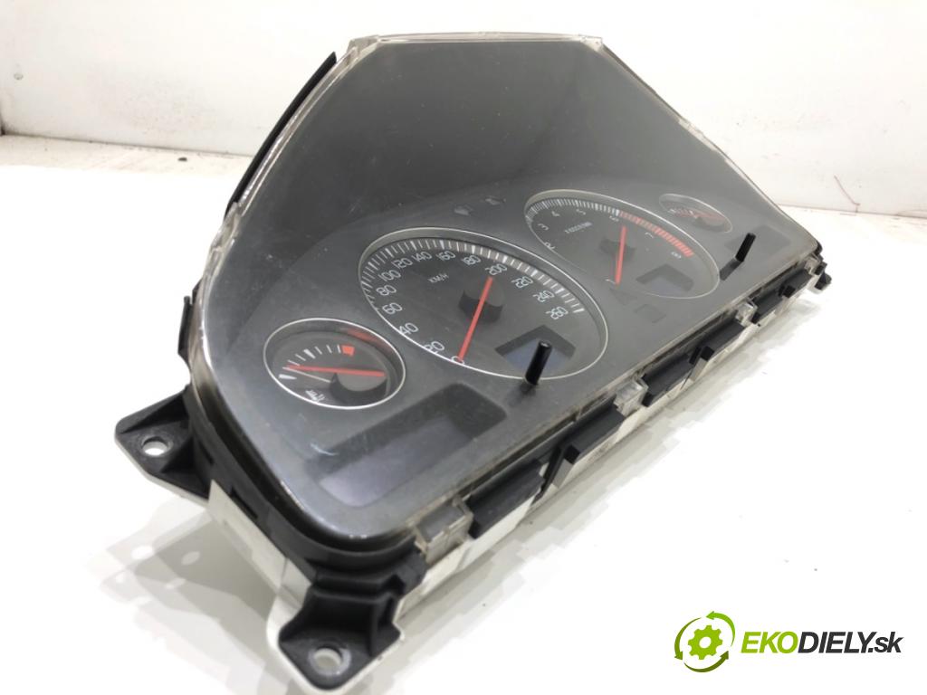 VOLVO S60 I sedan 2001 125 kW 2.4 2435 Prístrojovka 8673259 (Prístrojová doska)