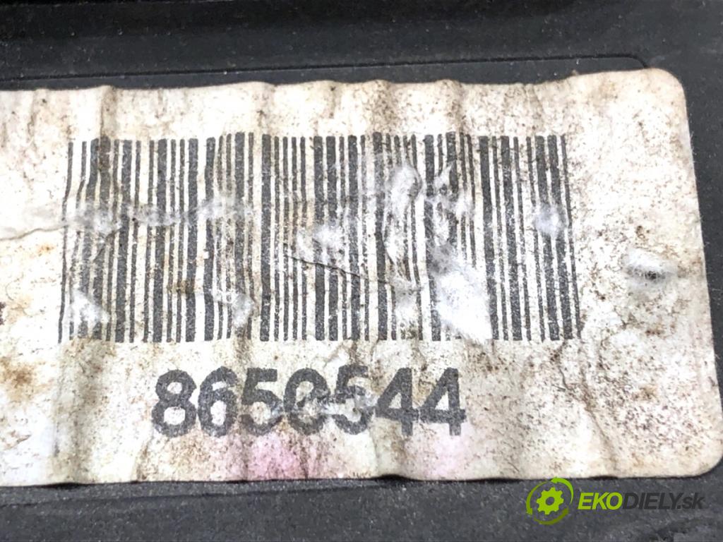 VOLVO S60 I sedan 2001 125 kW 2.4 2435 zámok dveře levý přední část 8650544