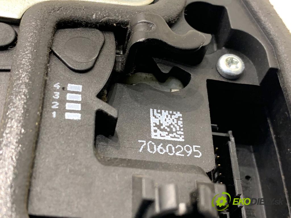 BMW E90 sedan 2006 95 kW 318 i 1995 zámok dveře levý zadní část 7060295
