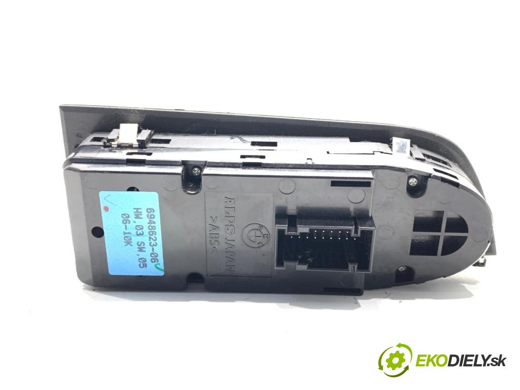 BMW E90 sedan 2006 95 kW 318 i 1995 Prepínač okien 6948623 (Prepínacie páčky pod volantom)