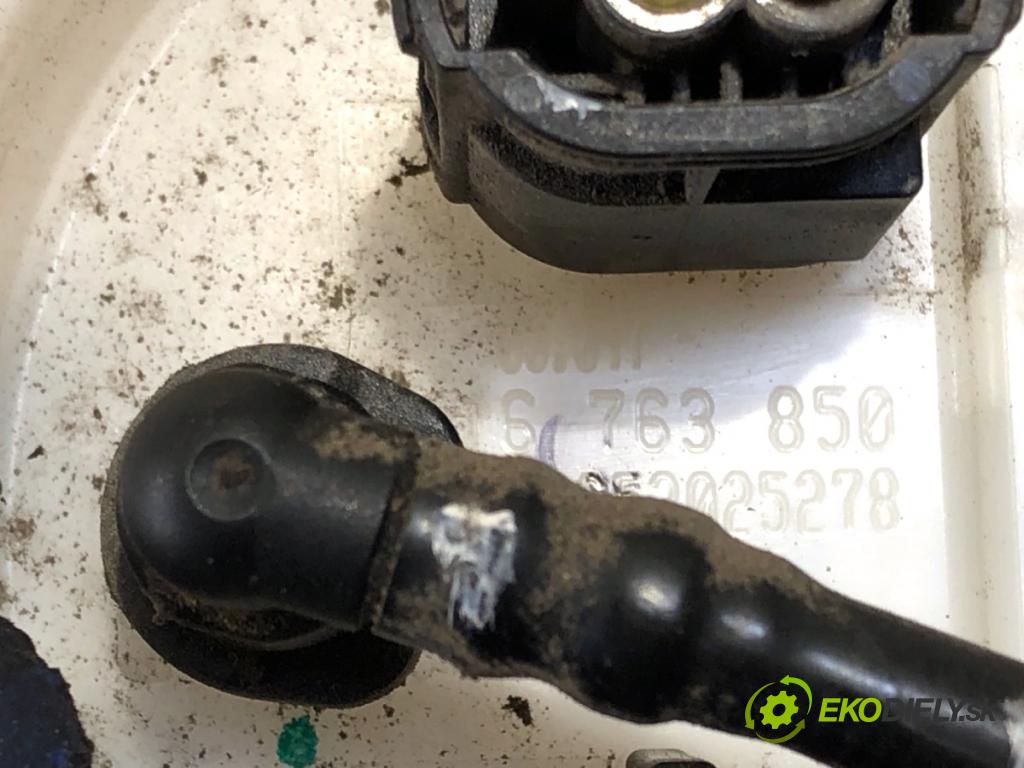 BMW E90 sedan 2006 95 kW 318 i 1995 pumpa paliva 6763850